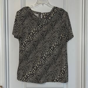 ⚡️ 3 for $20 ⚡️ Leslie Fay Black and Cream Geometric Print Top